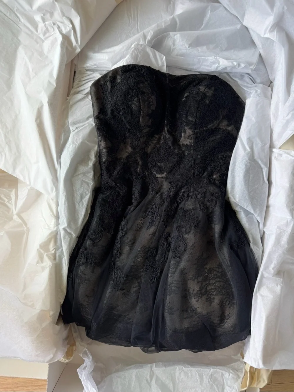 Vera Wang Black Strapless Tulle Ball Gown - Picture 9 of 13